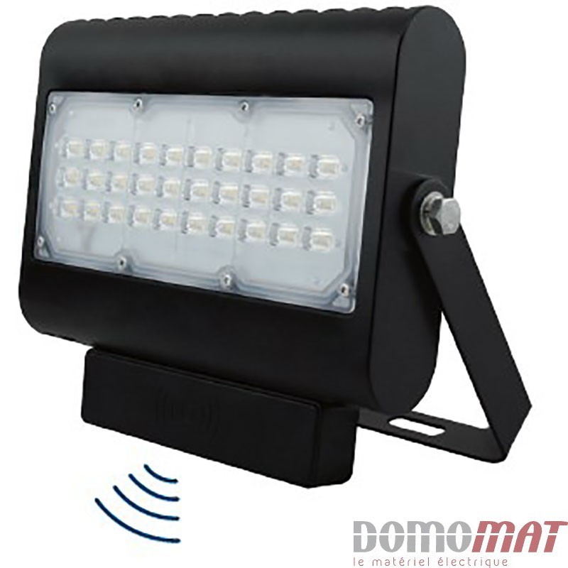 Lumière de sécurité DEL à double tête avec détecteur de mouvement -  Extérieur - 23 W - 5000 K - Noir